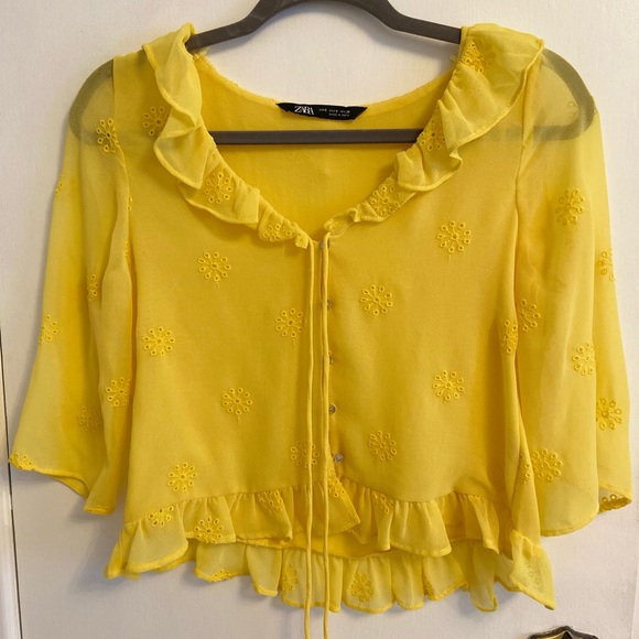 Yellow Summer Blouse with Floral Embroidery- Size S - Zara - Picture 2 of 4